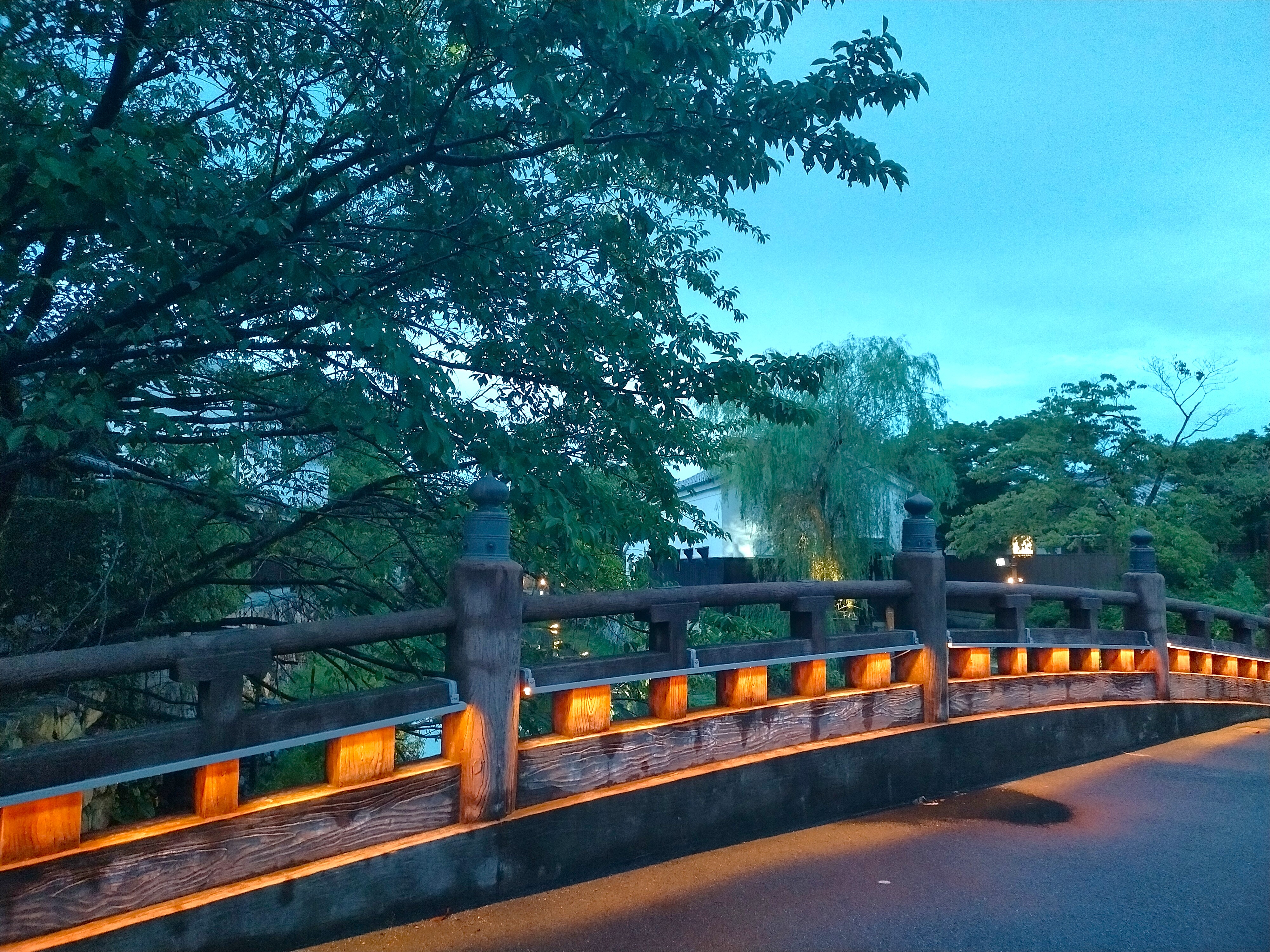 Pont illuminé à Ōmihachiman